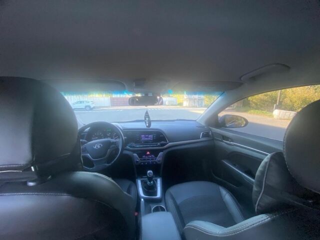 Серый Хендай Элантра, объемом двигателя 1.6 л и пробегом 93 тыс. км за 11900 $, фото 3 на Automoto.ua