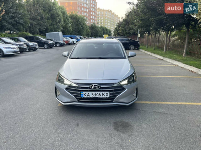 Серый Хендай Элантра, объемом двигателя 2 л и пробегом 97 тыс. км за 11999 $, фото 2 на Automoto.ua
