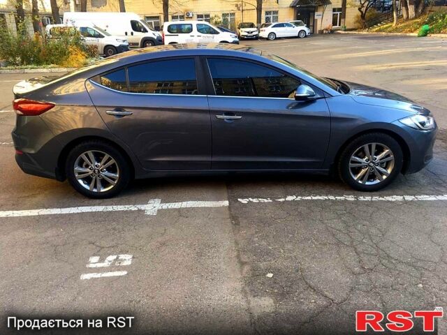 Серый Хендай Элантра, объемом двигателя 2 л и пробегом 183 тыс. км за 15000 $, фото 1 на Automoto.ua