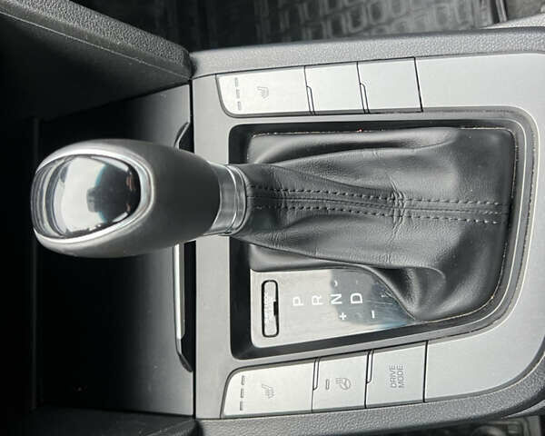 Серый Хендай Элантра, объемом двигателя 1.98 л и пробегом 128 тыс. км за 12500 $, фото 18 на Automoto.ua