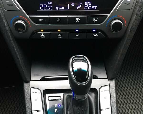 Серый Хендай Элантра, объемом двигателя 2 л и пробегом 183 тыс. км за 15000 $, фото 40 на Automoto.ua