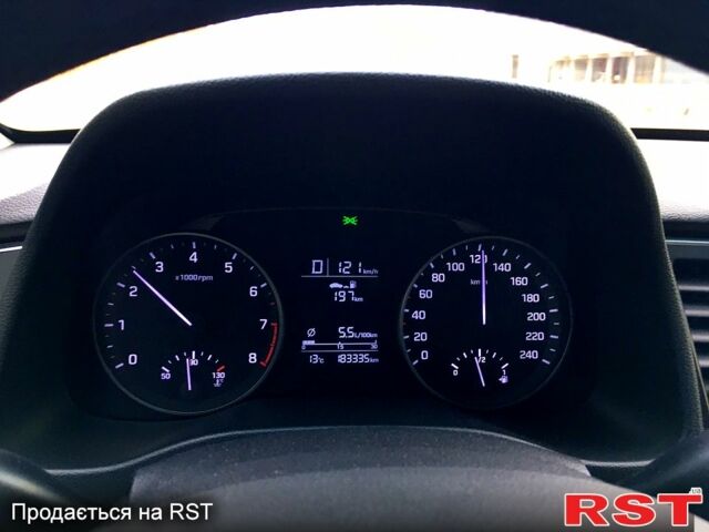 Серый Хендай Элантра, объемом двигателя 2 л и пробегом 183 тыс. км за 15000 $, фото 4 на Automoto.ua