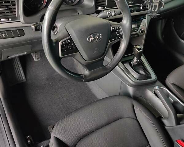 Сірий Хендай Елантра, об'ємом двигуна 1.59 л та пробігом 140 тис. км за 12000 $, фото 16 на Automoto.ua