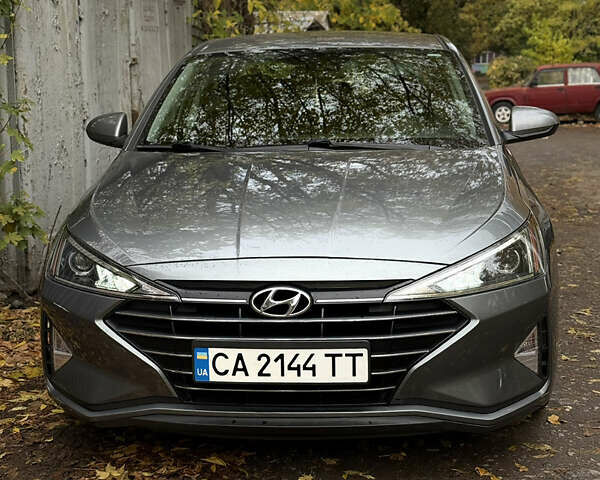 Серый Хендай Элантра, объемом двигателя 2 л и пробегом 142 тыс. км за 13000 $, фото 5 на Automoto.ua