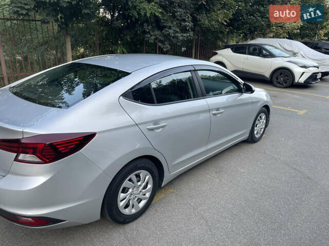 Серый Хендай Элантра, объемом двигателя 2 л и пробегом 97 тыс. км за 11999 $, фото 12 на Automoto.ua