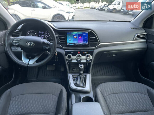 Серый Хендай Элантра, объемом двигателя 2 л и пробегом 97 тыс. км за 11999 $, фото 35 на Automoto.ua