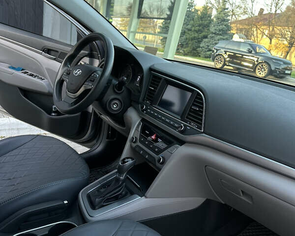 Сірий Хендай Елантра, об'ємом двигуна 2 л та пробігом 160 тис. км за 12800 $, фото 13 на Automoto.ua