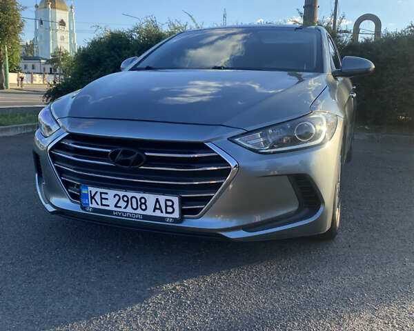 Серый Хендай Элантра, объемом двигателя 2 л и пробегом 96 тыс. км за 9800 $, фото 1 на Automoto.ua
