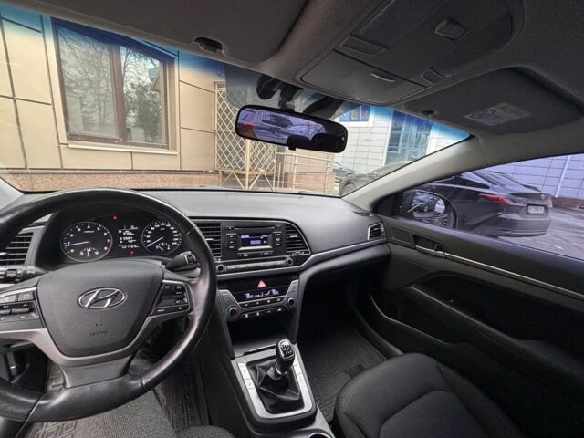 Сірий Хендай Елантра, об'ємом двигуна 1.6 л та пробігом 111 тис. км за 11900 $, фото 8 на Automoto.ua