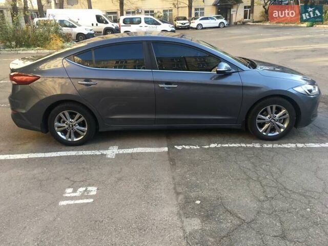 Серый Хендай Элантра, объемом двигателя 2 л и пробегом 183 тыс. км за 15000 $, фото 4 на Automoto.ua