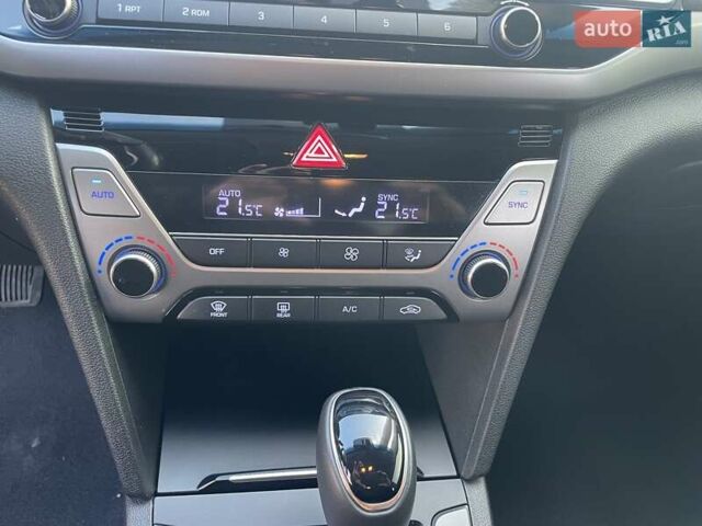 Сірий Хендай Елантра, об'ємом двигуна 1.6 л та пробігом 127 тис. км за 14400 $, фото 14 на Automoto.ua