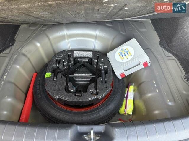 Серый Хендай Элантра, объемом двигателя 1.59 л и пробегом 92 тыс. км за 11000 $, фото 13 на Automoto.ua