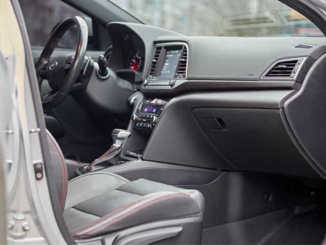 Серый Хендай Элантра, объемом двигателя 1.6 л и пробегом 145 тыс. км за 12500 $, фото 10 на Automoto.ua