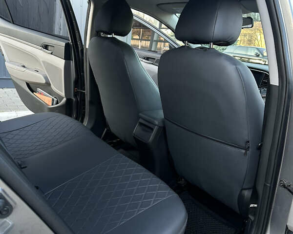 Сірий Хендай Елантра, об'ємом двигуна 2 л та пробігом 160 тис. км за 12800 $, фото 10 на Automoto.ua