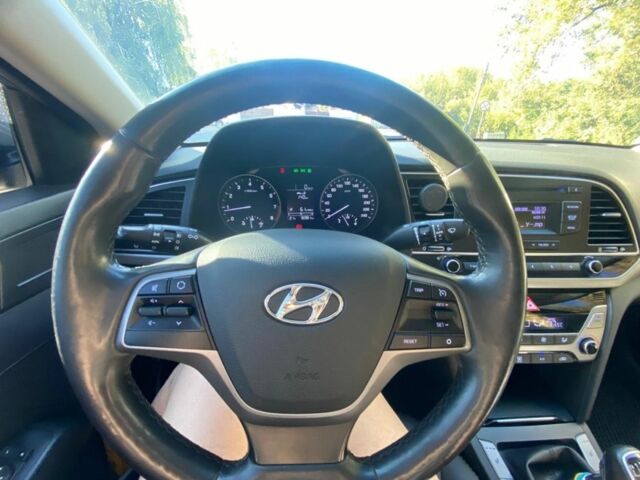 Серый Хендай Элантра, объемом двигателя 1.6 л и пробегом 93 тыс. км за 11900 $, фото 7 на Automoto.ua