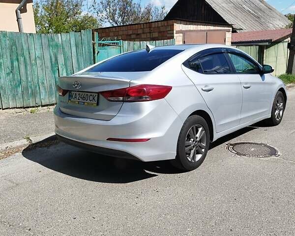 Серый Хендай Элантра, объемом двигателя 2 л и пробегом 254 тыс. км за 9900 $, фото 2 на Automoto.ua