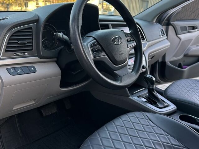 Сірий Хендай Елантра, об'ємом двигуна 2 л та пробігом 160 тис. км за 12800 $, фото 4 на Automoto.ua