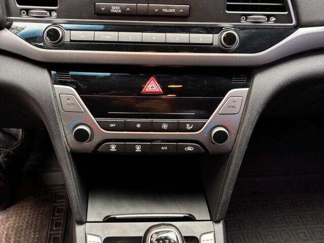 Сірий Хендай Елантра, об'ємом двигуна 1.6 л та пробігом 111 тис. км за 11900 $, фото 6 на Automoto.ua