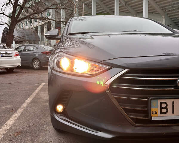 Серый Хендай Элантра, объемом двигателя 1.6 л и пробегом 111 тыс. км за 11900 $, фото 5 на Automoto.ua