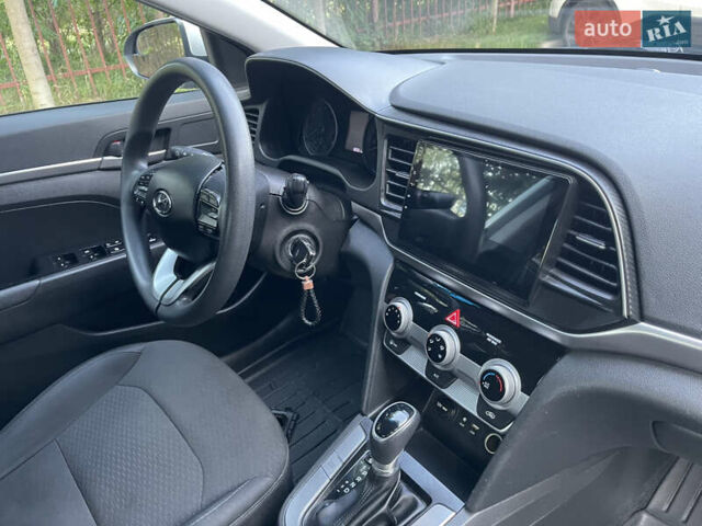 Серый Хендай Элантра, объемом двигателя 2 л и пробегом 96 тыс. км за 12750 $, фото 28 на Automoto.ua