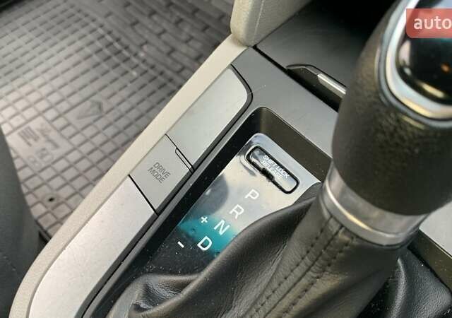 Сірий Хендай Елантра, об'ємом двигуна 2 л та пробігом 165 тис. км за 10700 $, фото 29 на Automoto.ua