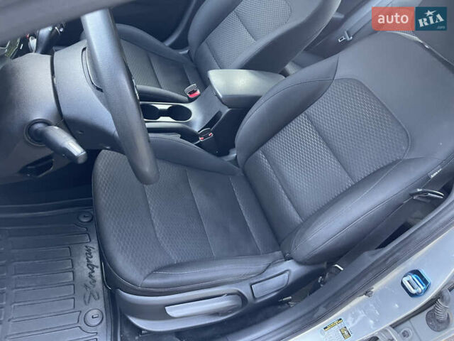 Серый Хендай Элантра, объемом двигателя 2 л и пробегом 97 тыс. км за 12500 $, фото 26 на Automoto.ua
