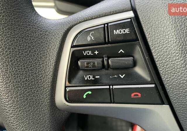 Сірий Хендай Елантра, об'ємом двигуна 2 л та пробігом 165 тис. км за 10700 $, фото 35 на Automoto.ua