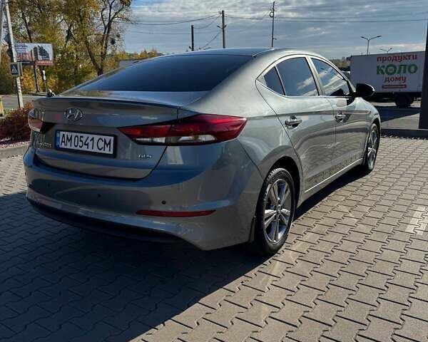 Серый Хендай Элантра, объемом двигателя 1.59 л и пробегом 98 тыс. км за 13000 $, фото 2 на Automoto.ua