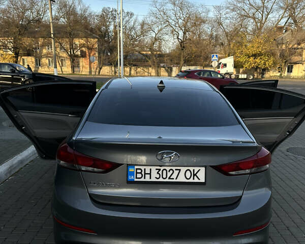 Сірий Хендай Елантра, об'ємом двигуна 2 л та пробігом 160 тис. км за 12800 $, фото 5 на Automoto.ua