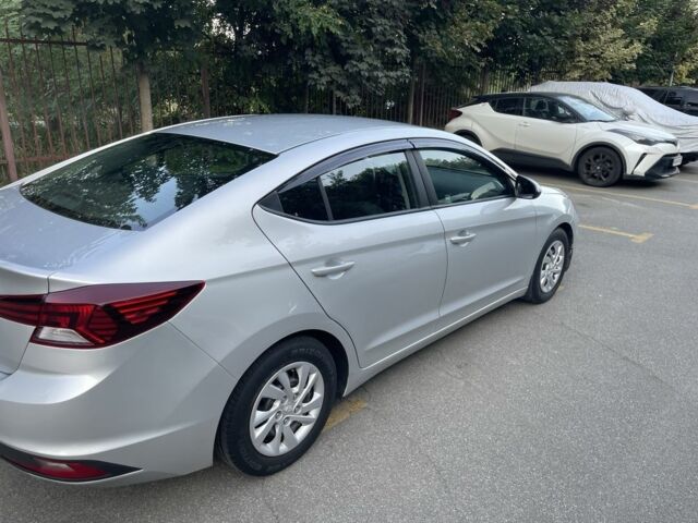 Серый Хендай Элантра, объемом двигателя 2 л и пробегом 96 тыс. км за 12399 $, фото 5 на Automoto.ua