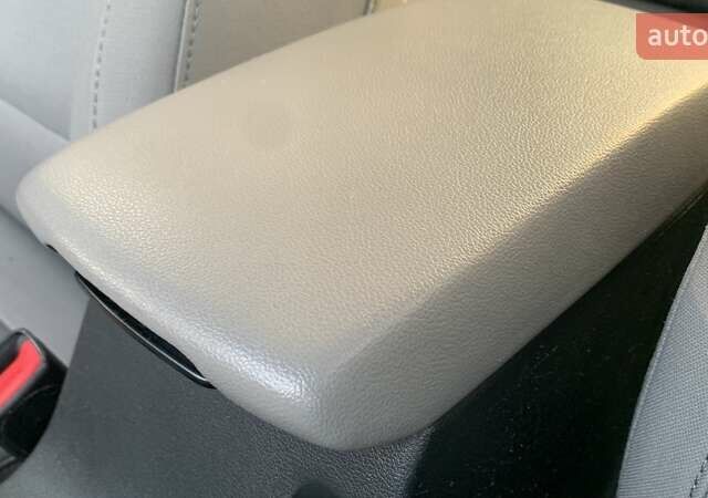 Сірий Хендай Елантра, об'ємом двигуна 2 л та пробігом 165 тис. км за 10700 $, фото 36 на Automoto.ua