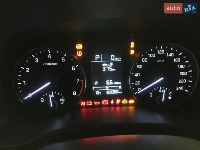 Серый Хендай Элантра, объемом двигателя 2 л и пробегом 183 тыс. км за 15000 $, фото 13 на Automoto.ua