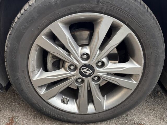 Сірий Хендай Елантра, об'ємом двигуна 1.6 л та пробігом 111 тис. км за 11900 $, фото 13 на Automoto.ua