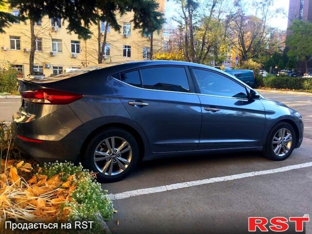 Серый Хендай Элантра, объемом двигателя 2 л и пробегом 183 тыс. км за 15000 $, фото 3 на Automoto.ua