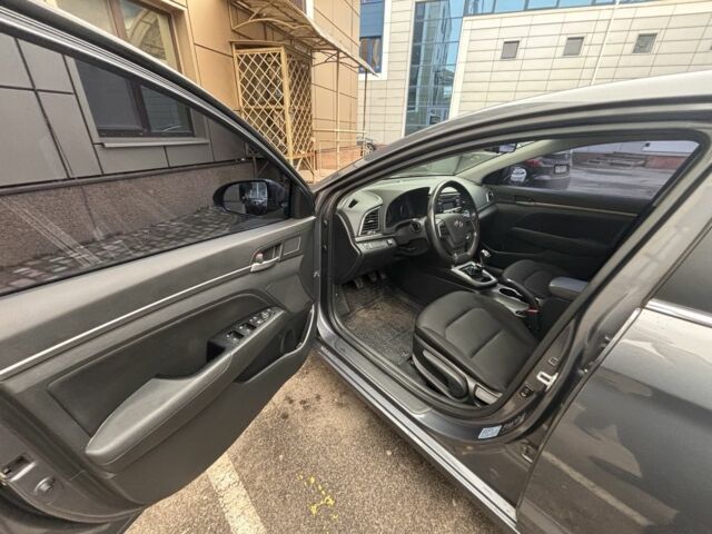 Сірий Хендай Елантра, об'ємом двигуна 1.6 л та пробігом 111 тис. км за 11900 $, фото 5 на Automoto.ua