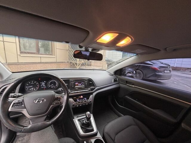 Сірий Хендай Елантра, об'ємом двигуна 1.6 л та пробігом 111 тис. км за 11900 $, фото 7 на Automoto.ua