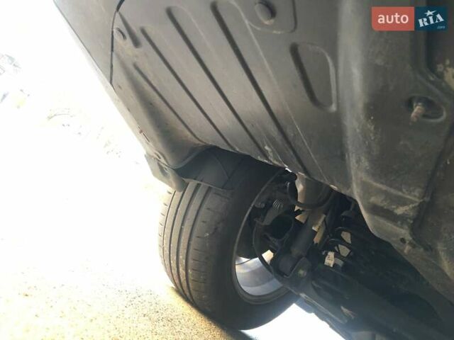 Серый Хендай Элантра, объемом двигателя 2 л и пробегом 183 тыс. км за 15000 $, фото 16 на Automoto.ua