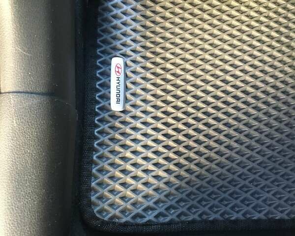 Серый Хендай Элантра, объемом двигателя 2 л и пробегом 183 тыс. км за 15000 $, фото 14 на Automoto.ua