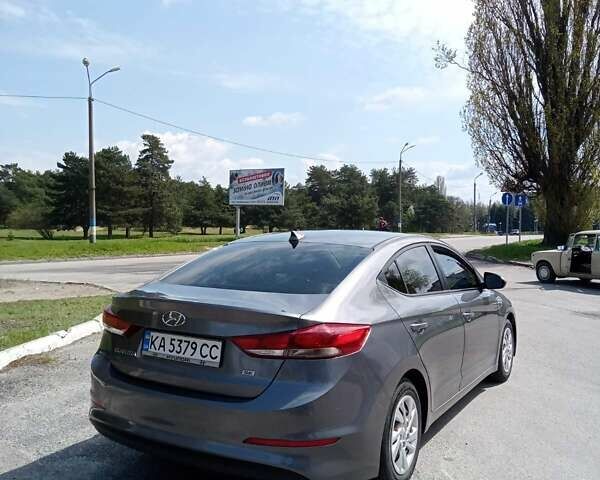 Серый Хендай Элантра, объемом двигателя 2 л и пробегом 116 тыс. км за 11000 $, фото 12 на Automoto.ua