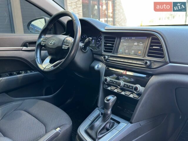 Серый Хендай Элантра, объемом двигателя 2 л и пробегом 177 тыс. км за 12500 $, фото 13 на Automoto.ua