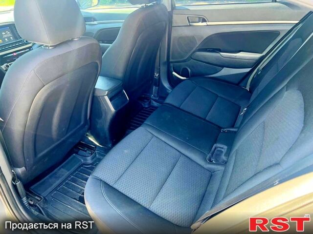 Сірий Хендай Елантра, об'ємом двигуна 2 л та пробігом 106 тис. км за 11999 $, фото 8 на Automoto.ua