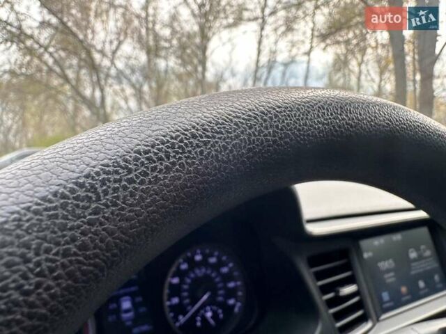 Серый Хендай Элантра, объемом двигателя 2 л и пробегом 132 тыс. км за 12700 $, фото 5 на Automoto.ua