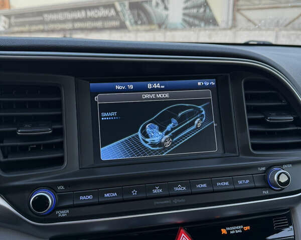 Серый Хендай Элантра, объемом двигателя 2 л и пробегом 92 тыс. км за 13800 $, фото 24 на Automoto.ua