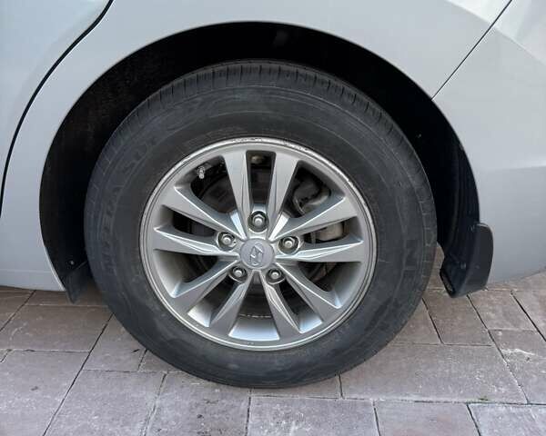 Серый Хендай Элантра, объемом двигателя 1.59 л и пробегом 40 тыс. км за 17500 $, фото 30 на Automoto.ua