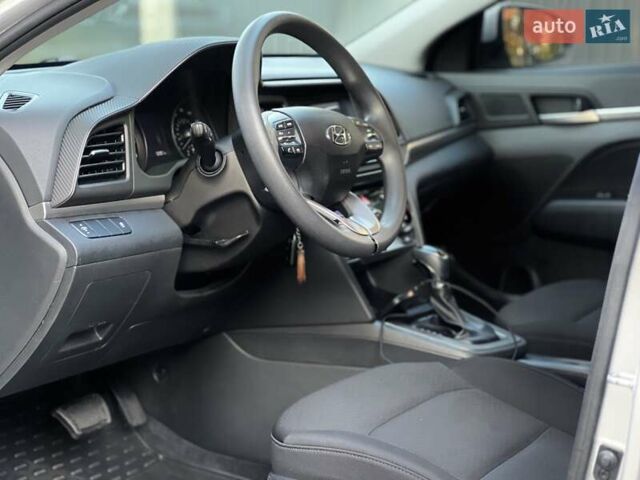Серый Хендай Элантра, объемом двигателя 2 л и пробегом 92 тыс. км за 12900 $, фото 43 на Automoto.ua