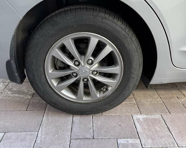 Серый Хендай Элантра, объемом двигателя 1.59 л и пробегом 40 тыс. км за 17500 $, фото 31 на Automoto.ua