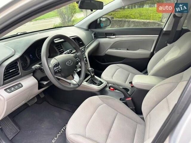 Серый Хендай Элантра, объемом двигателя 2 л и пробегом 132 тыс. км за 12700 $, фото 28 на Automoto.ua