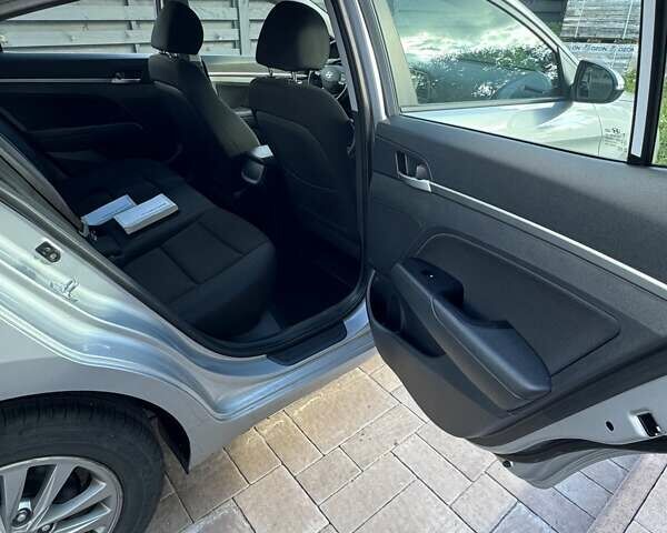 Серый Хендай Элантра, объемом двигателя 1.59 л и пробегом 40 тыс. км за 17500 $, фото 24 на Automoto.ua