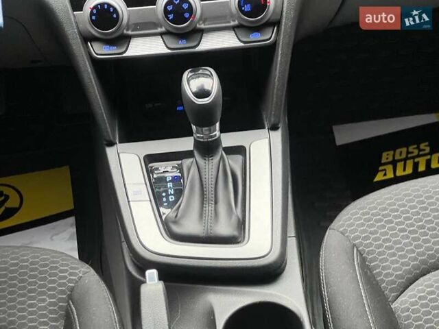 Серый Хендай Элантра, объемом двигателя 2 л и пробегом 62 тыс. км за 14800 $, фото 13 на Automoto.ua