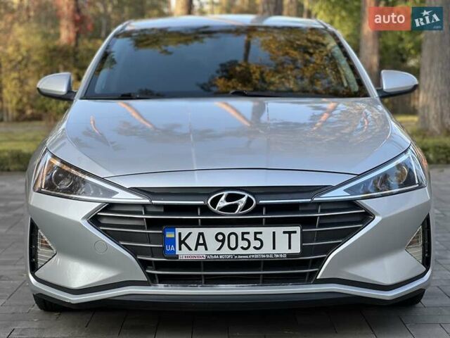 Серый Хендай Элантра, объемом двигателя 2 л и пробегом 92 тыс. км за 12900 $, фото 1 на Automoto.ua